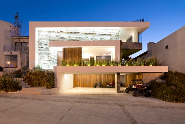 Residencia Vista Clara / lineaarquitectura.mx - Casas, Patio interior, Fachada