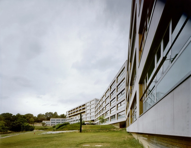 216 Viviendas VPO para estudiantes y profesores en Cerdanyola del Vallés / Bru Lacomba Setoain - Vivienda Colectiva