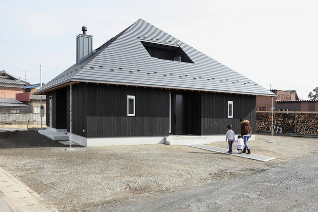 Suehiro Hous / ALTS Design Office - Casas