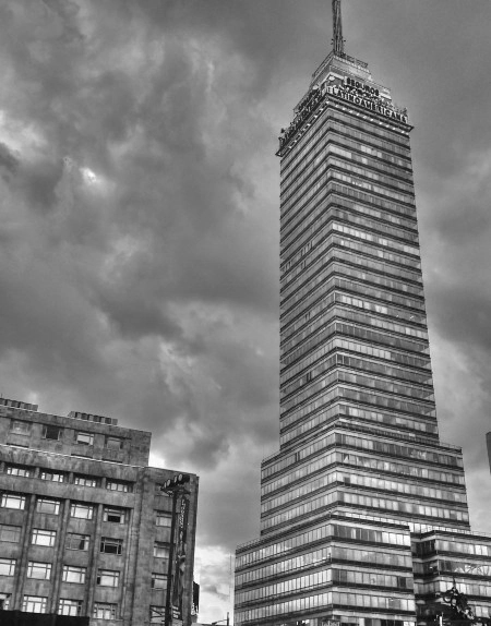 Clásicos de Arquitectura: Torre Latinoamericana / Augusto H. Álvarez - Rascacielos , Fachada, Urbano