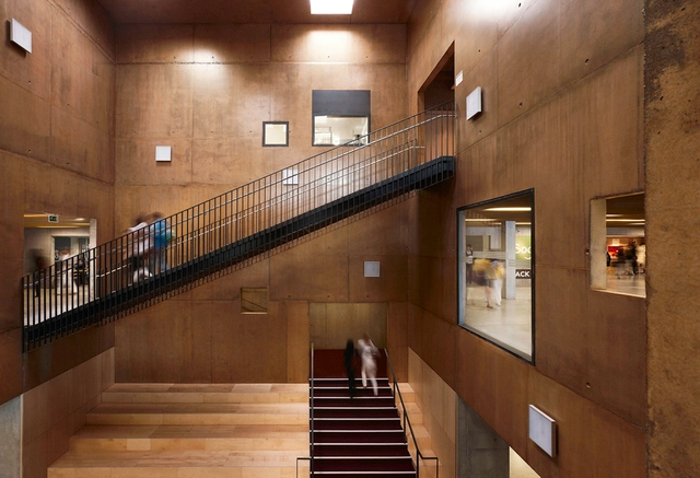 Um Lugar de Trocas / zigzag architecture - Arquitetura Educacional