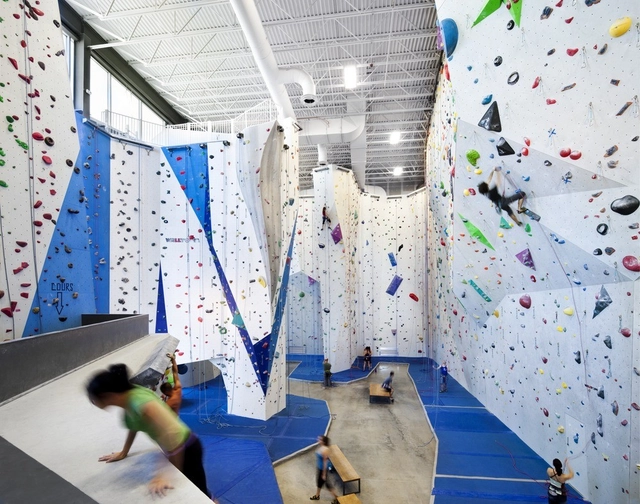Allez UP Rock Climbing Gym / Smith Vigeant Architectes - Reconversión