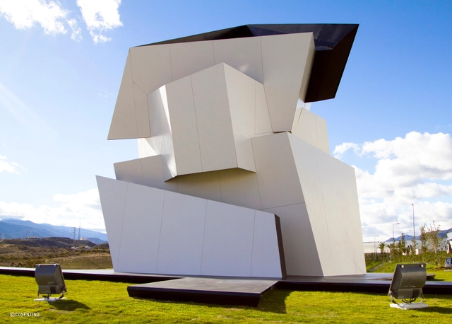 Libeskind Diseña "Polycentric Spiral", Escultura para Cosentino Group - Imagen Principal