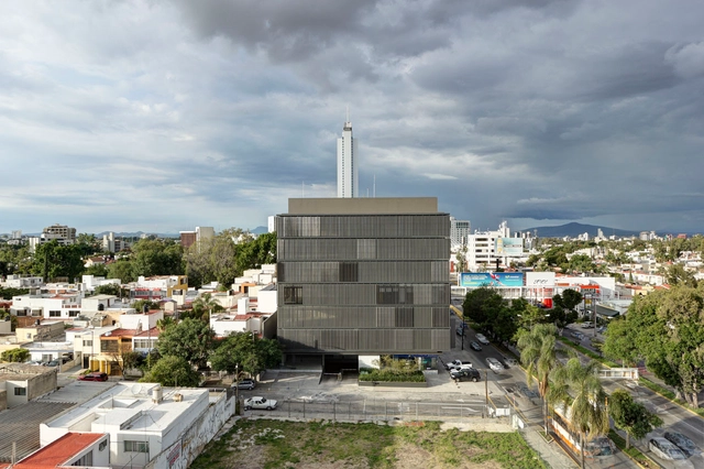 LoMa Chapalita / Elías Rizo Architects - Office Buildings, Facade, Cityscape