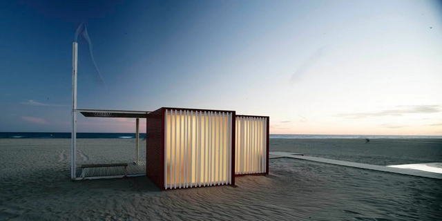 Módulos de Playa  / Màrius Quintana Creus - Obras De Pequeña Escala, Fachada, Puerta, Costa