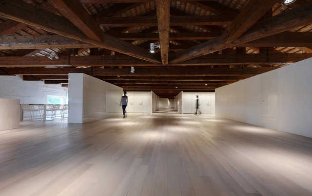 Rubens Luciano / Simone Micheli - Showroom, Beam, Column