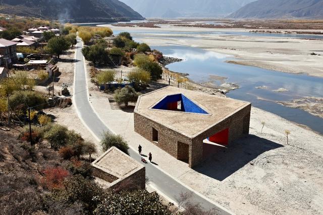 Centro de Visitantes en el Río Niyang / Standardarchitecture + Zhaoyang Architects - Centro De Visitantes