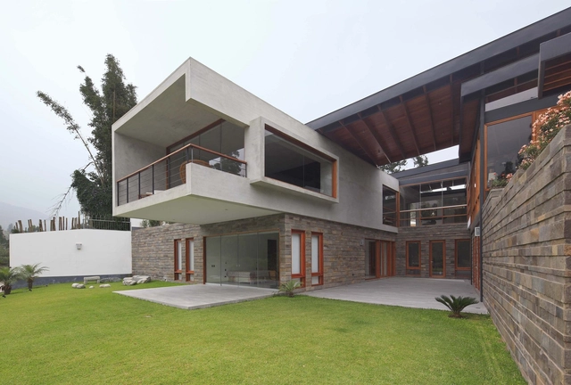 Casa Abanico  / Cynthia Seinfeld Lemlig  - Casas, Jardín, Fachada, Fijación Vigas, Puerta, Barandas