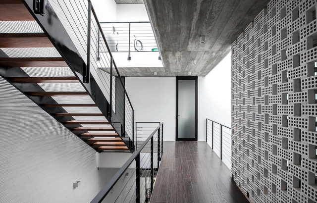 Casa 7x18 / AHL architects associates - Casas