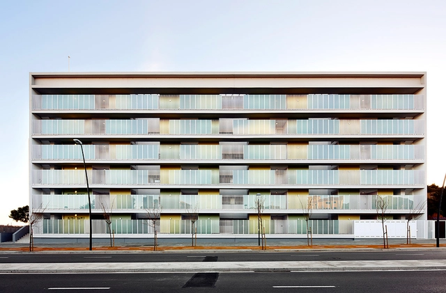Viviendas Sociales de Alquiler en Terrassa  / TAC Arquitectes - Vivienda Social, Fachada