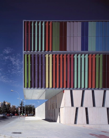 Comisaría Provincial De Albacete  / Matos-Castillo Arquitectos - Police Station, Facade, Column