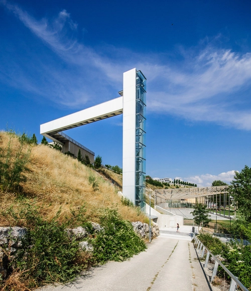 Ascensor Urbano en Echavaoiz  / Ah Asociados - Puente Peatonal