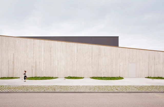 Pavilhão Desportivo em Neuves Maisons / Giovanni PACE architecte + abc-studio - Arquitetura Educacional