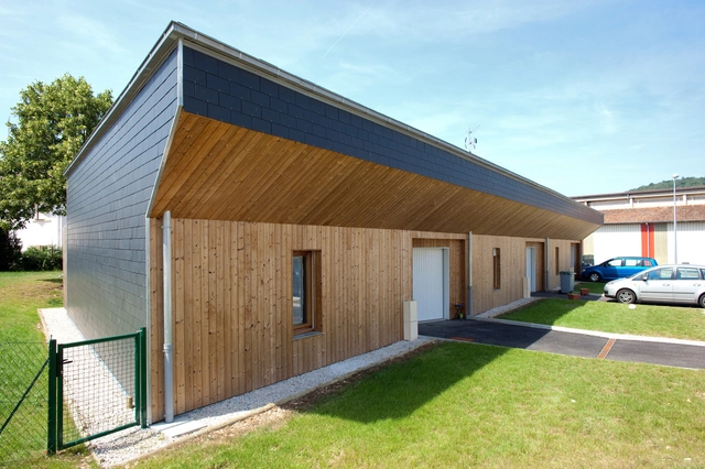 3 Social Houses / Zoomfactor Architectes + JB Poulain - Houses, Facade, Door, Beam