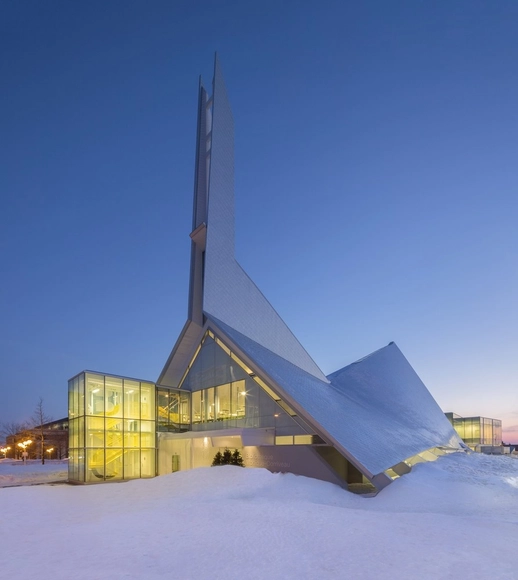 Monique Corriveau图书馆 / Dan Hanganu + Côté Leahy Cardas建筑事务所 - 图书馆