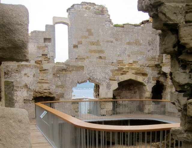 Arquitetura e Paisagem: um passeio pelas ruínas do Castelo Sandsfoot, por Levitate - Infraestrutura