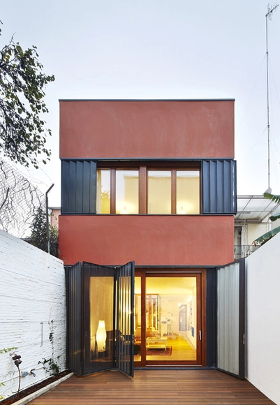 Casa Patio Vertical / Estudi NAO - Casas, Puerta, Fachada