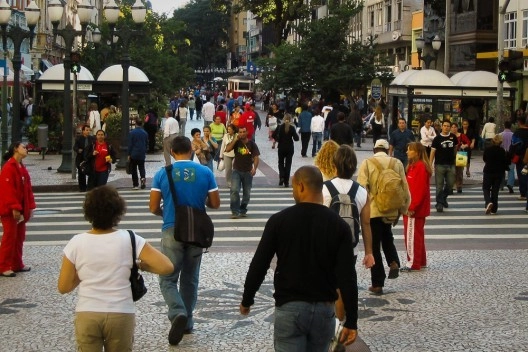 Como observar o comportamento humano nas cidades? - Imagem de Destaque