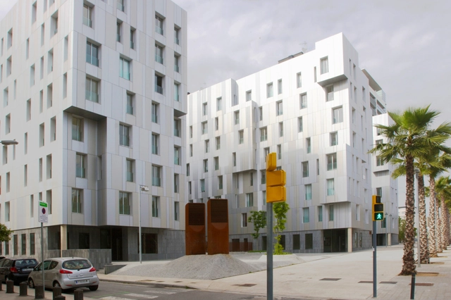Edificio Tritón / Saeta Estudi + Lluís Cantallops + Juan Domingo - Tienda