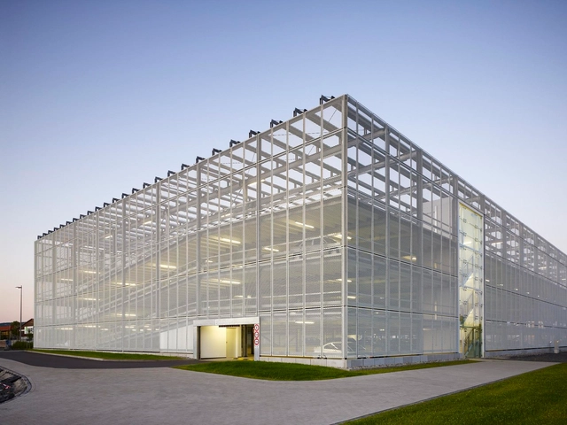Neubau Parkhaus SMA  / HHS Planer + Architekten AG -           Parking, Facade