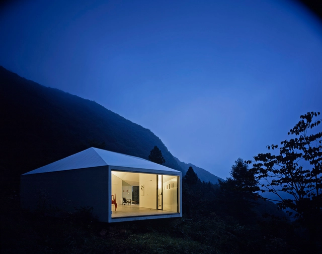 Villa/ Gallery in Karuizawa / Makoto Yamaguchi Design - Houses, Facade