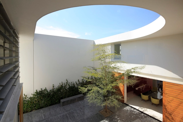 Casa AVE / Juan Ignacio Castiello Arquitectos  - Casas