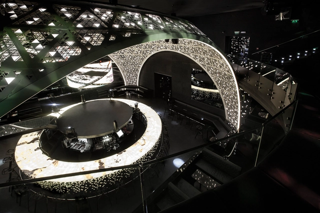 Night Flight / Studio MODE - Iluminacion