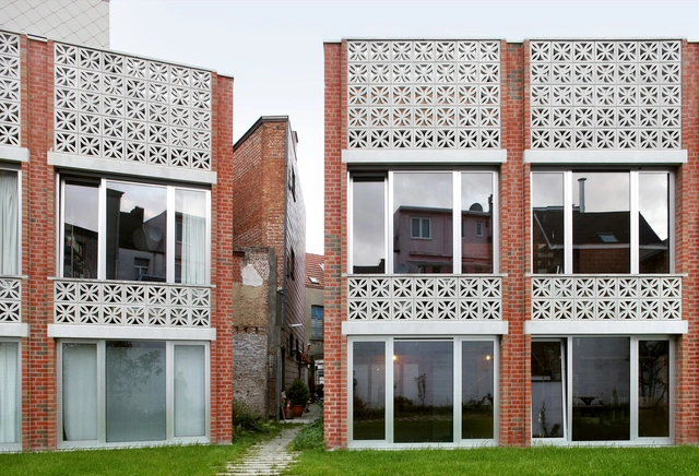 Infill de Uso Mixto: 3 Casas y Una Oficina / Collectief Noord - Arquitectura De Oficinas