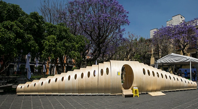 Helminto Urbs: artefacto urbano en el Festival Mextropoli, Centro Histórico de la Ciudad de México - Imagen Principal