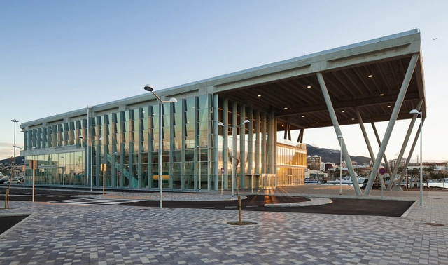 Nueva Terminal de Pasajeros del Puerto de Denia  / Alberich Casqueiro + Proes Consultores SA - Infraestructura