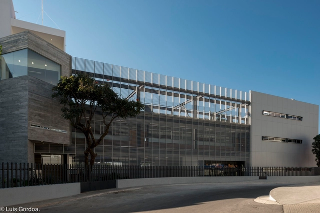 Edificio Anexo Universidad La Salle Cuernavaca / GBF Taller de Arquitectura - Universidad