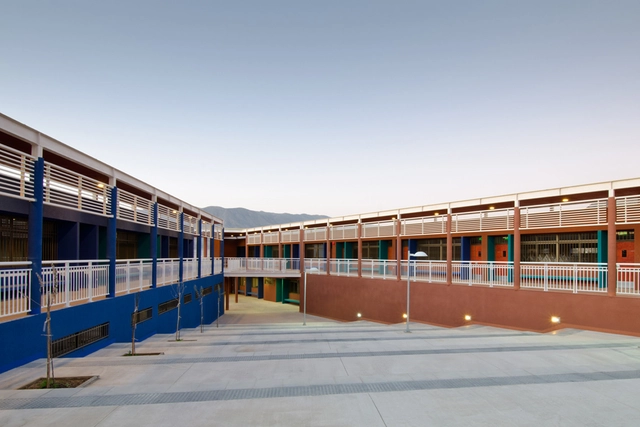 Liceo Federico Varela / Crisosto Arquitectos Consultores - Escuela Secundaria, Fachada