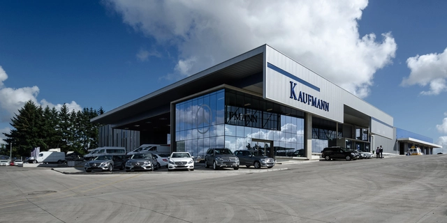 Kaufmann Temuco / B Schneider Arquitectos e Ingenieros - Arquitectura Comercial, Fachada
