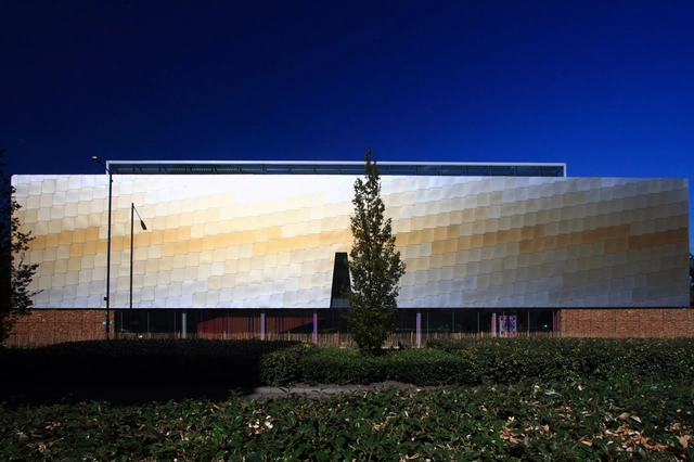 La Galería Caja de Luz de Woking / Marks Barfield Architects - Galería