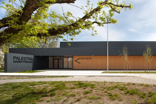 Gimnasio de Escuela Temporal / MIDE architetti  + Paolo Didonè - Remodelaciones