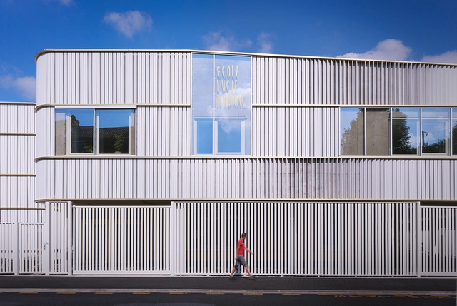 Escuela Lucie Aubrac / Saison Menu Architectes Urbanistes - Escuelas