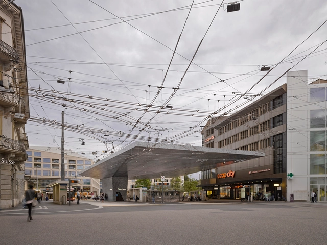 Plaza de la Estación de Winterthur / Stutz Bolt Partner - Estación De Buses