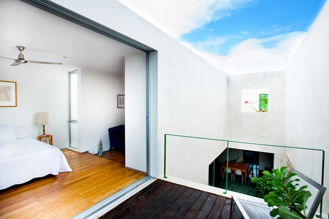 Casa del Árbol / Taller Estilo Arquitectura - Casas, Dormitorio, Puerta, Fachada, Mesas, Camas