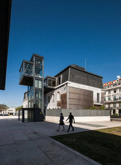 Reabilitação do Palacete do Relógio / Alexandre Marques Pereira Arquitectura - Outros Edíficios Governamentais, Fachada, Escada