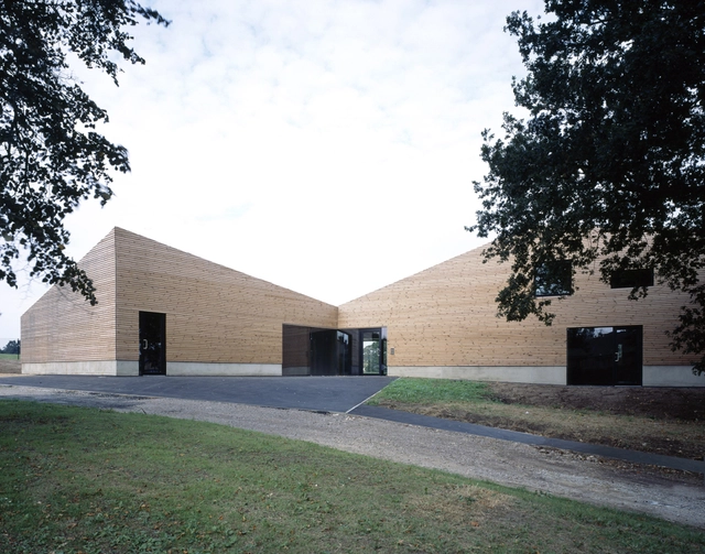 Centro St Anne's SureStart / DSDHA - Centro Comunitario