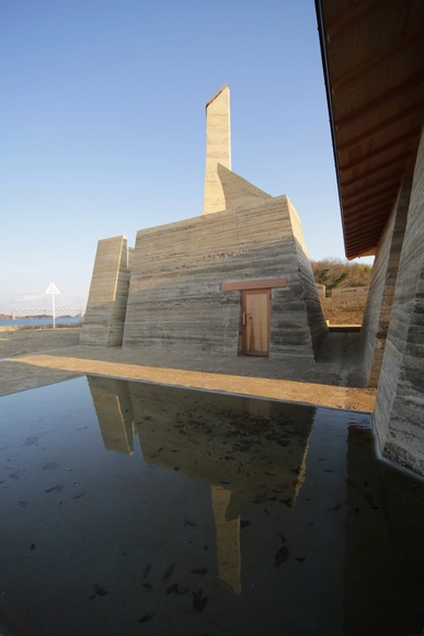 Técnica de tierra apisonada: Zenkonyu / Tadashi Saito + Atelier NAVE - Casas