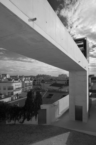 Requalificação Urbana de S. Martinho do Porto / Gonçalo Byrne Arquitectos - Arquitetura Comercial