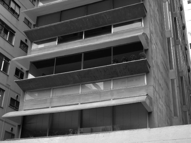Clássicos da Arquitetura: Edifício Guaimbê / Paulo Mendes da Rocha e João Eduardo de Gennaro - Apartamentos, Fachada