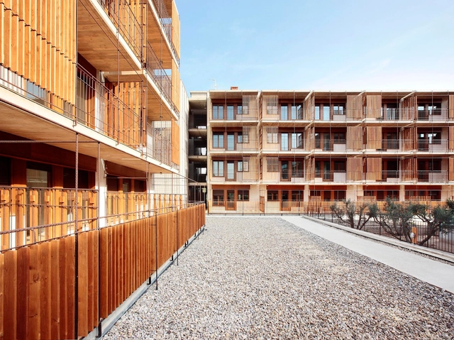 80 Viviendas De Protección Oficial En Salou / Toni Gironès - Apartamentos