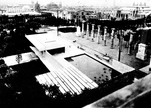 Perda da síntese: o Pavilhão de Mies / Josep Quetglas - Imagem de Destaque