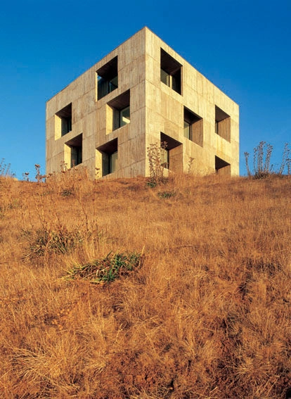 Casa Poli de Pezo von Ellrichshausen ganadora del MCHAP Emerging Architecture - Imagen Principal