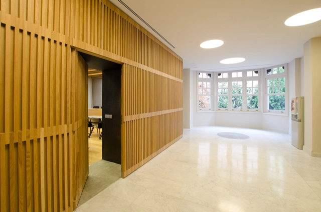 Proyecto de Iluminación: Colegio de Ingenieros de Madrid por Años Luz, Iluminación de Vanguardia  - Imagen Principal