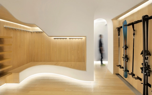 The Snow Apartment / penda - Apartment Interiors, Stairs, Handrail, Door