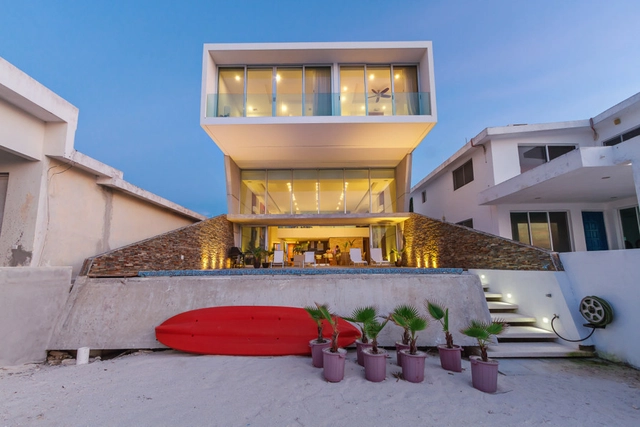 Casa JLM / Enrique Cabrera Peniche - Casas, Patio interior, Escaleras, Fachada, Puerta