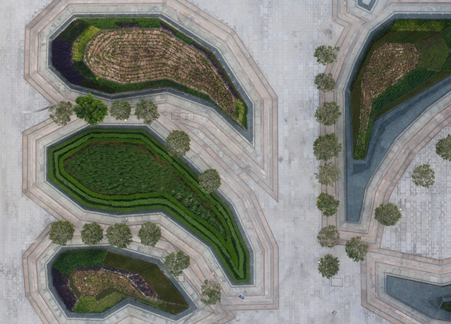 Arquitectura y Paisaje: patrones naturales y culturales proyectados en Sowwah Square por Martha Schwartz - Paisaje Y Arquitectura